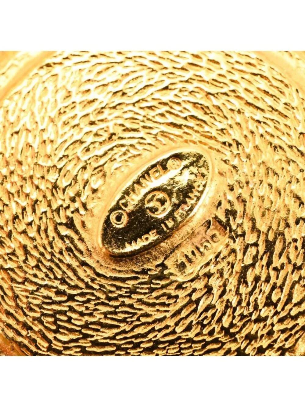 Chanel Brooch Gold